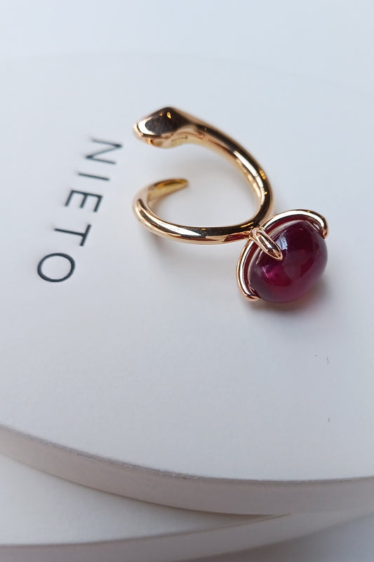 Anillo de Rubí y Oro rojo 18K