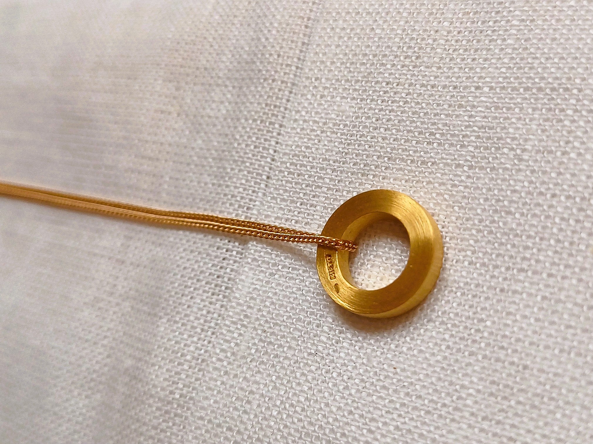 Circulo oro puro 999.9