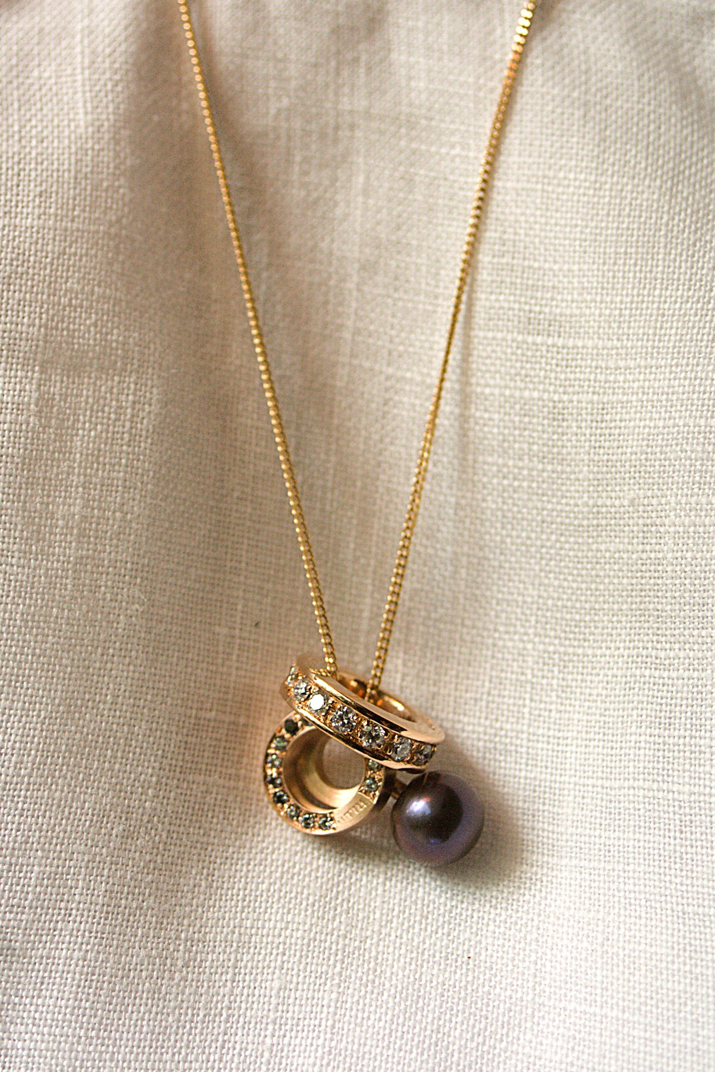 Solix Oro Rojo 18k + 1.12 ktes brillantes y perla de Thaiti